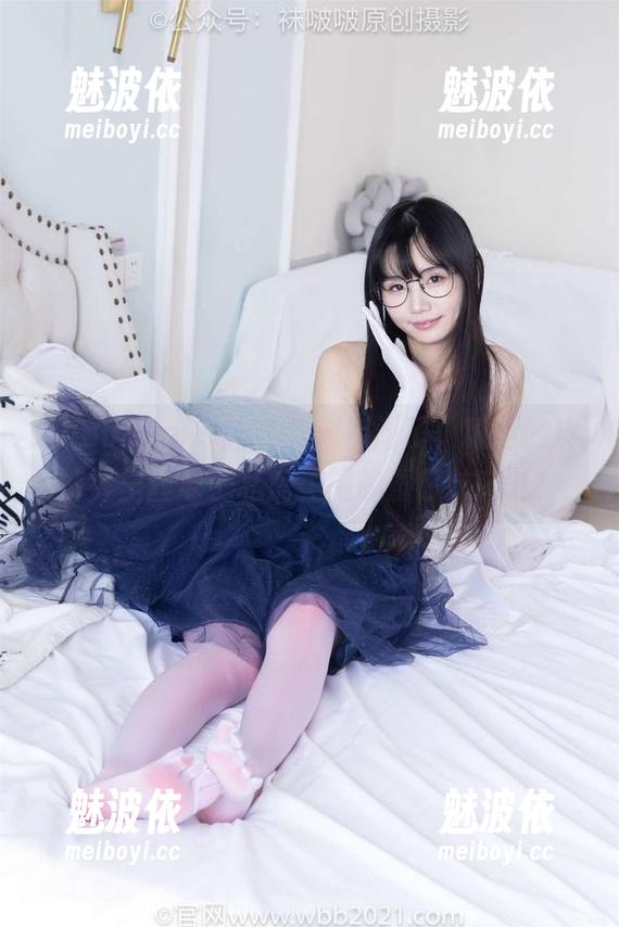 BoBoSocks袜啵啵 - 别问了，稚予的皮裤裤里丝属于私房美图的重口味范儿！