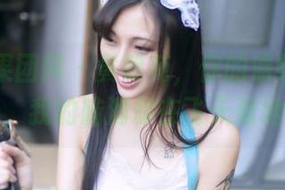 GIRLT果团网 – 黄歆苑，你的清纯资源在线，我的脑洞却在飞天遁地。