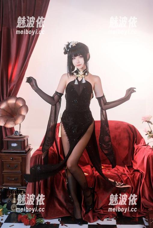 下载Momoko葵葵，信浓礼服里的每一个回眸都是危机与机遇。