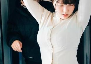 哇，Mozzi(모찌)的美腿竟然又来一波作品更新，光影真的好玩。
