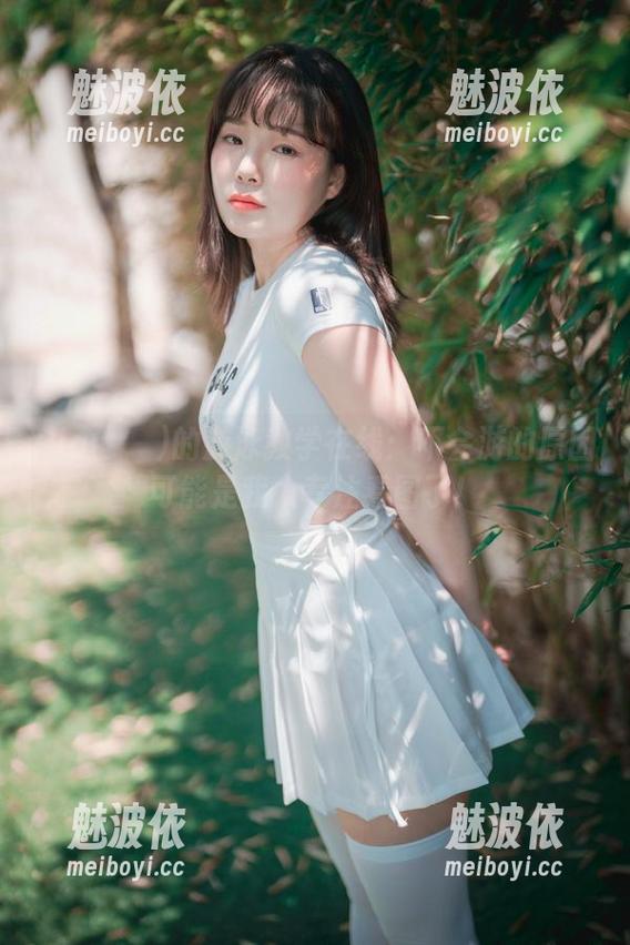 Pia(피아)的游泳教学在线：不会游的原因可能是我太专注看图了！