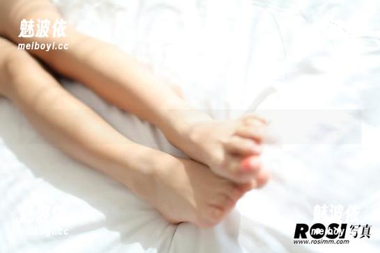 ROSI ROSI的少女:私拍照里突然冒出来的小演员!