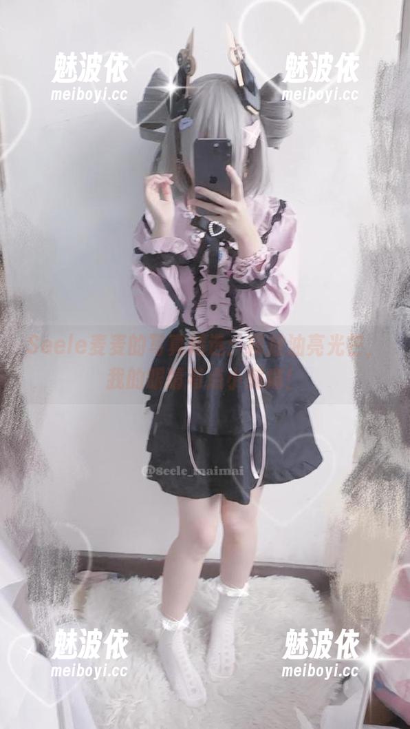 Seele麦麦的写真精选：释放油亮光芒，我的眼睛有点小刺痛！