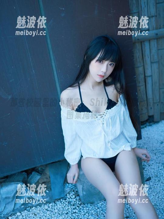 那些校园里的小秘密：Shika小鹿鹿私房图集揭秘