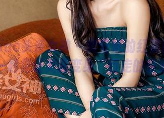 TouTiao头条女神 – 樊安妮的红裙图集：来，一起见证美丽变身“行走的快递盒”