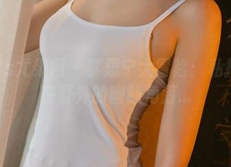 UGirls尤果网 – 李思宁大冒险：私拍套图在野外的幽静角落…