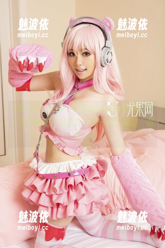UGirls尤果网 - 芝芝Booty的圣诞图册，将平常的节日变作了另一种口味的“甜蜜”