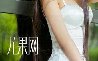 UGirls尤果网 – 在皮衣的包围下，诗朵雅合集的微妙魅力