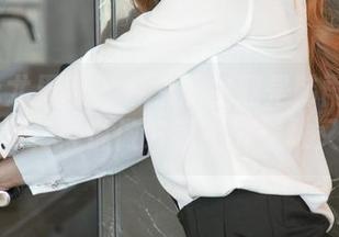 UGirls尤果网 – 今天的主题是韩雨菲的厨娘资源，谁说做好菜不能优雅又撩？