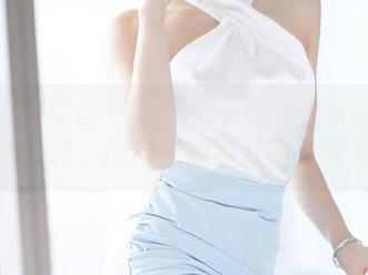 XIAOYU语画界 – 当黄乐然穿上蕾丝吊袜粉色西装，图集中明显打破了常规。