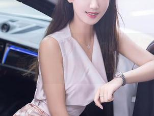 Xiuren秀人网 – 看着Egg_尤妮丝的粉色写真，觉得自己的网盘也太单调了吧！