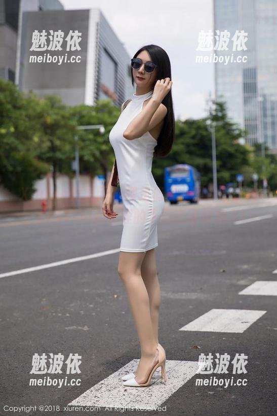 Xiuren秀人网 - 裸足俏皮，图库不设防，FoxYini孟狐狸的下载邀请你加入！