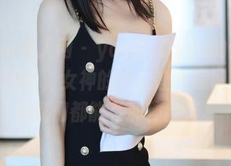 Xiuren秀人网 – youOvOyou的作品值得驻足观看,女神的姿态让我意识到,其实我们都能有那种自信。
