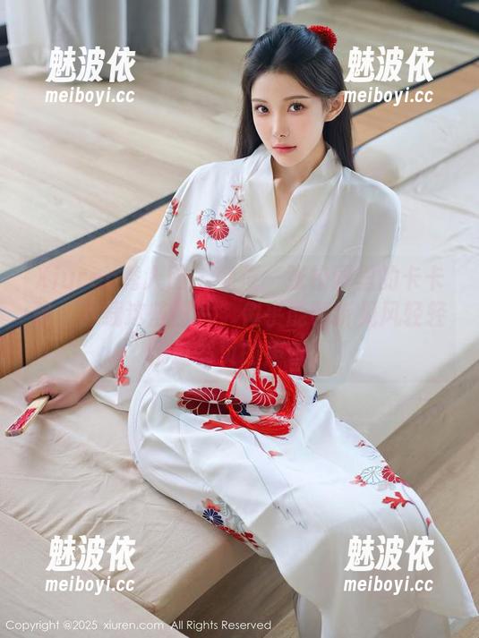 Xiuren秀人网-卡卡酱 Xiuren秀人网 - 随便一张校园里的卡卡酱,下载这些图片,似乎能够听见风轻轻拂过书页的声音。