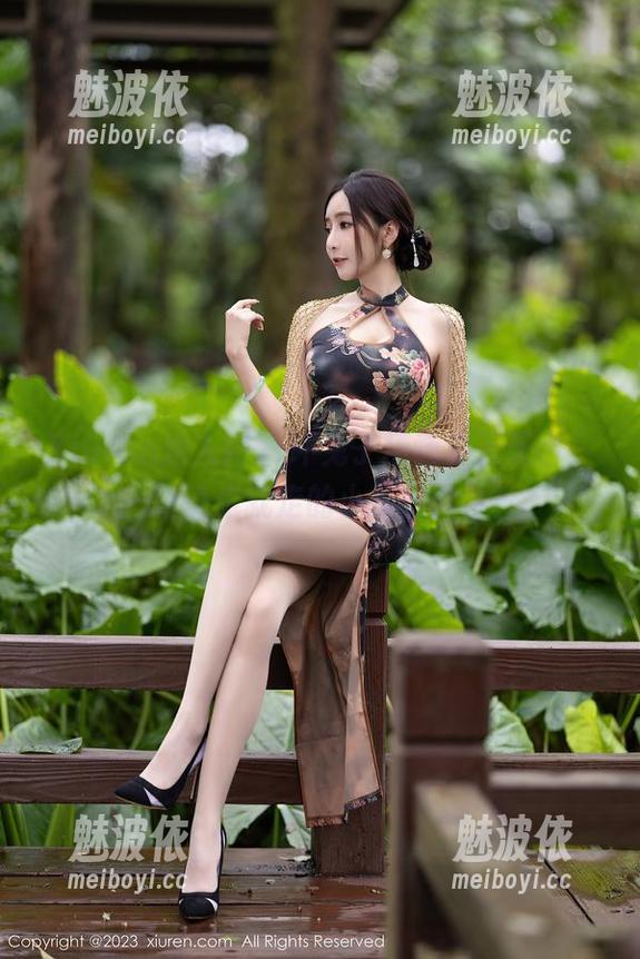 Xiuren秀人网 - 坏兔子精选夏天天台，一场说走就走的小夏日聚会！