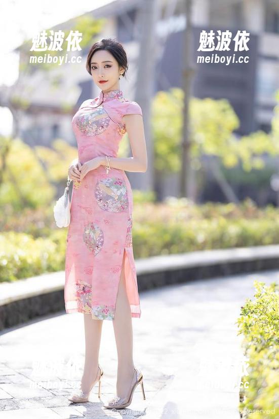 Xiuren秀人网-林星阑 Xiuren秀人网 - 兔女郎晒图包,林星阑变身合影小天使,是巧合吗?