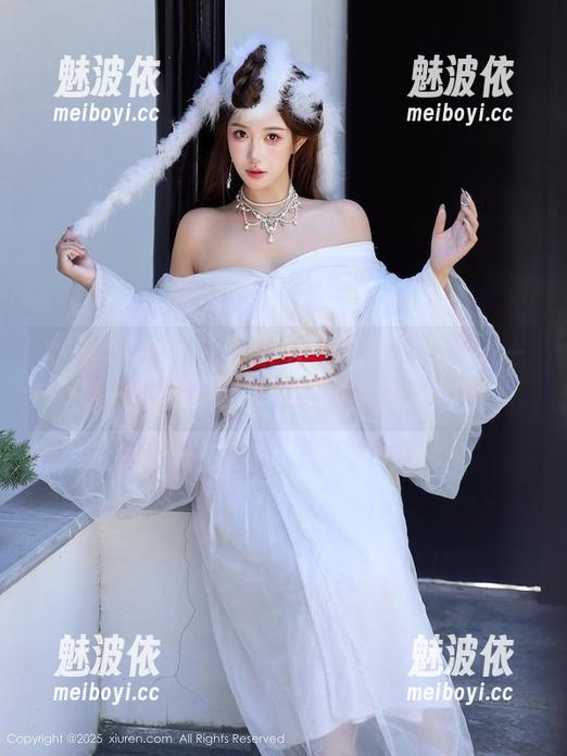 Xiuren秀人网 - 皮衣不只是一种选择——潘琳琳ber在高清原图里展现自我。