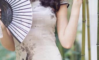 YouMi尤蜜荟 – 珍藏版！周妍希旅拍作品集，和她一起捡漏