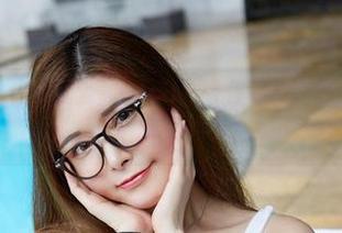 YouWu尤物馆 – 陆萱萱Cecilia带你领略教室定制图片的新风潮！