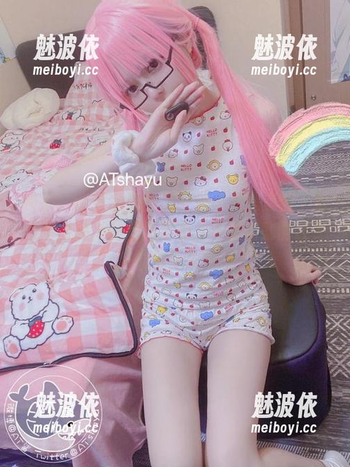 快来！at鲨鱼的全套户外不只是美照，附赠随时随地的拍照指南，下载后就能成为户外摄影大师！