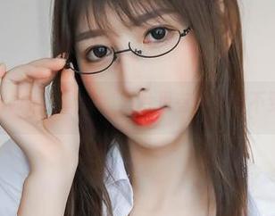 当w黑米粥w遇上修女,照片里有种意想不到的和谐!