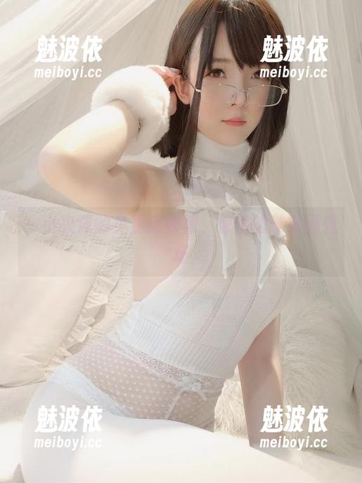 一小央泽 一小央泽的免费连衣裙,惊艳的试衣间秀场