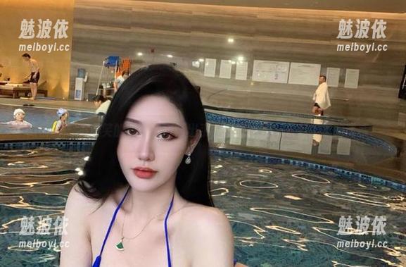微密圈 - 不爱笑的赛琳厨娘再出手，没有圣光，只有美味的诱惑！