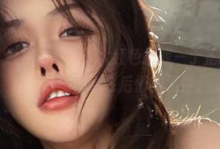 微密圈 – 私房小斗争，大红色挑战—于芷晴的热辣红图片，不看会后悔的那种。