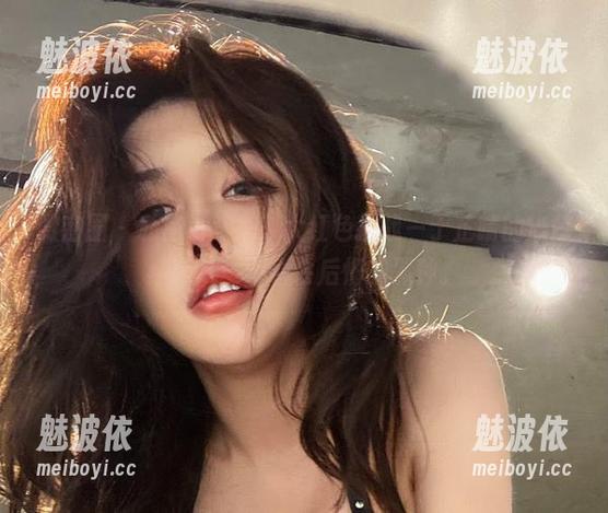 微密圈 - 私房小斗争，大红色挑战—于芷晴的热辣红图片，不看会后悔的那种。