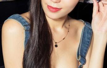 克拉女神 – 吕佳黑丝,福利图片的一角让人心痒痒
