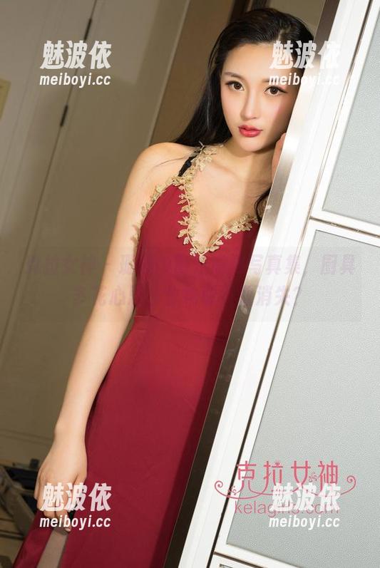 克拉女神 - 珊珊の厨娘高清写真集，厨具多花心思，食物敢不敢消失？