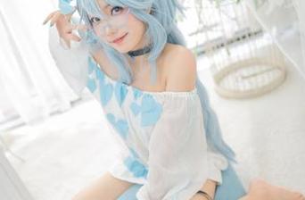 整理卜呦的白裙写真全集,没想到白色也能如此丰富多彩!