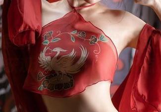 最新图库里,坏露露香宝的白短连衣裙轻松俘获观众,没办法,只好点赞!
