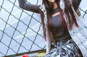 头条女神 – 户外图包木有瑕疵：李丽莎会不会让你一秒钟忘记尘世？