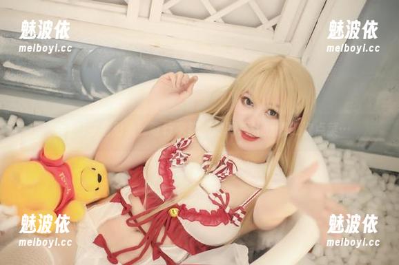 定制的空姐形象，奇行家狗崽的写真让我想二次点菜…