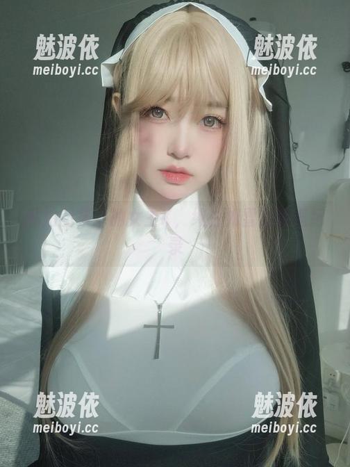 私拍图集中的女主K，纯白如雪的邂逅纪录