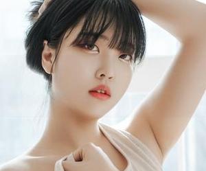 宋哈娜(송하나)的白裙噜，高清写真集，没想到蕴藏着如此的气质呢！