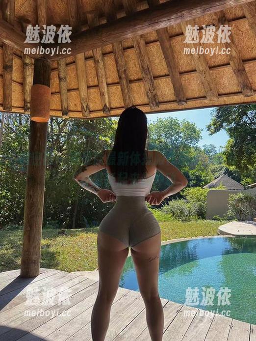 微密圈 - 宋昱欣最新体操服作品集，真有种跳跃起来的冲动