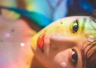 图片呈现:在无圣光下,小酥酱化身兔女郎,各种剧情自己编。