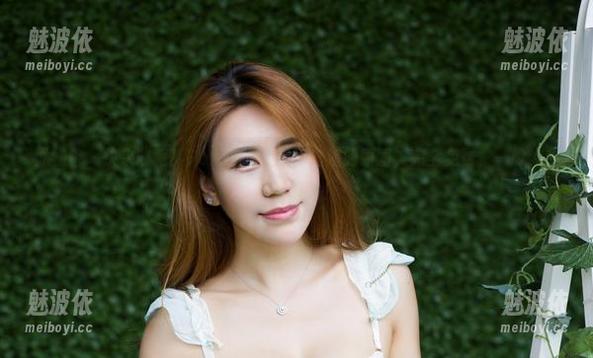 尤物馆 - 快来收藏！FoxYini孟狐狸姐姐的原图，完全免费，一般人我不告诉他！
