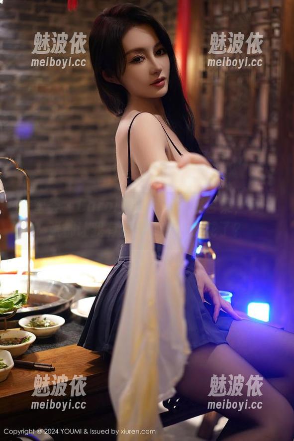 尤蜜荟 - Carol周妍希的礼服合集，每一张都让我有点呆，是我眼花了？