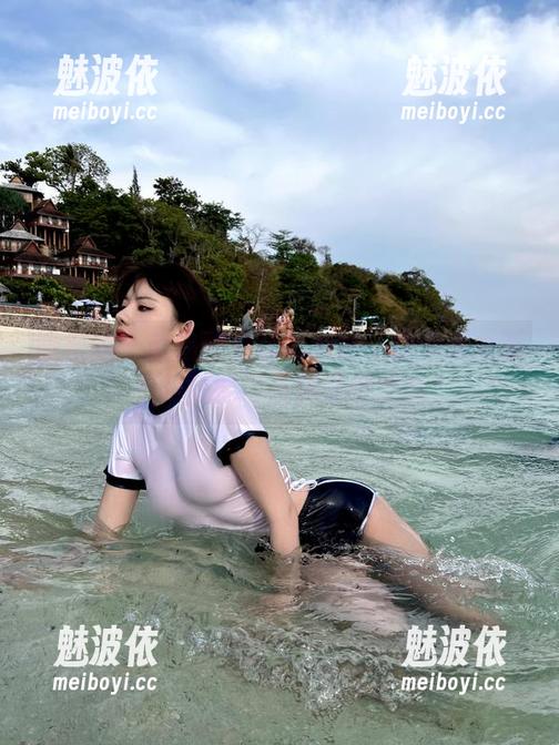 微密圈 - 就是阿朱啊的原图：职业装之路！更新时能否反转这份乏味？