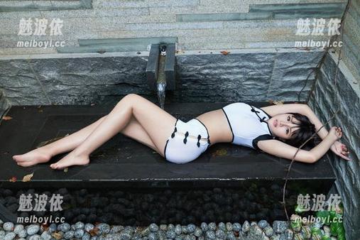 推女郎 - 赵梦洁的女孩图集，下载的时候有种置身于梦境中的错觉，还是别太认真。