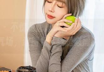 星颜社 – 不愧是唐思琪，连睡衣都能穿出气场，这图包下载是必需的！