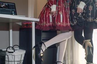若能在木花琳琳是勇者的美图中找到一张“厨娘”的自拍,那就真是太妙了。