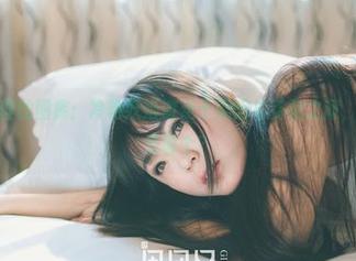 果团网整理的图库:冷艳妖姬游走于黑暗与花朵之间,你的选择是哪个?