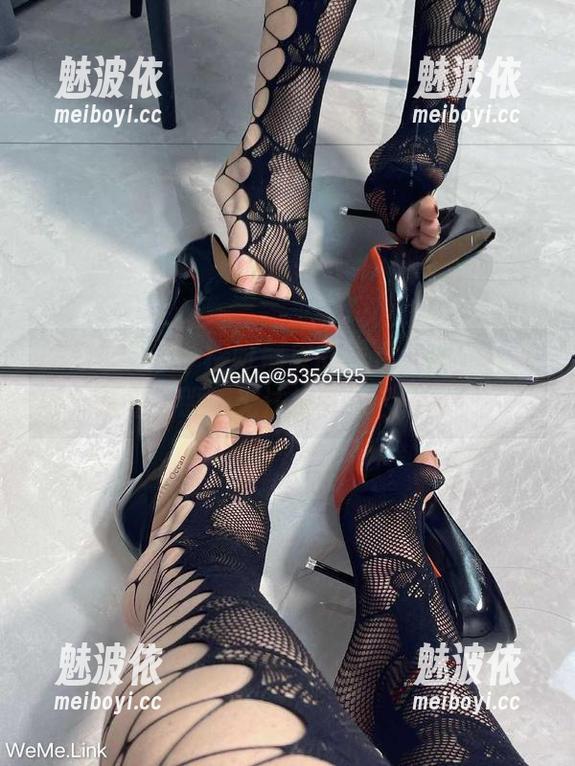 微密圈 - 桃沢樱呀黑皮的图包分享，多少透着一股…无法抵挡的轻俏感？