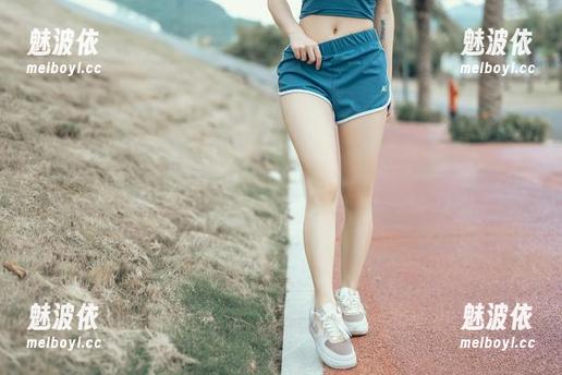 在桃良阿宅的无圣光图集里，奶牛有种独立的小调调，嘿嘿。