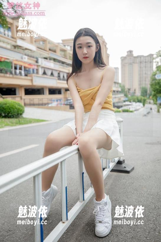 梦丝女神 - 办公室写真合集：张灵儿的随手风景，难以自拔