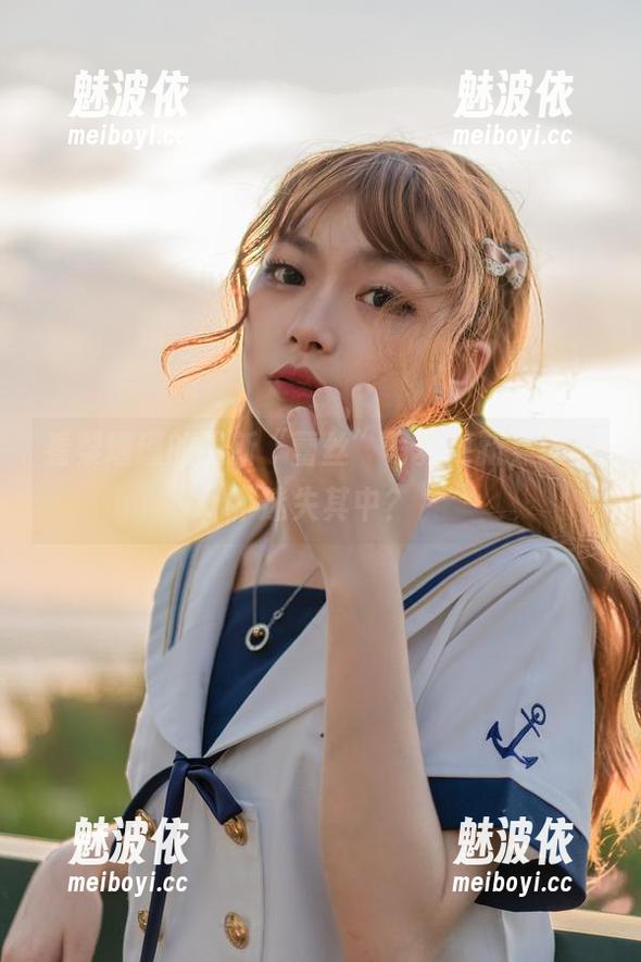 看梨瑾瑾的最新“蕾丝”写真更新，谁能不迷失其中？